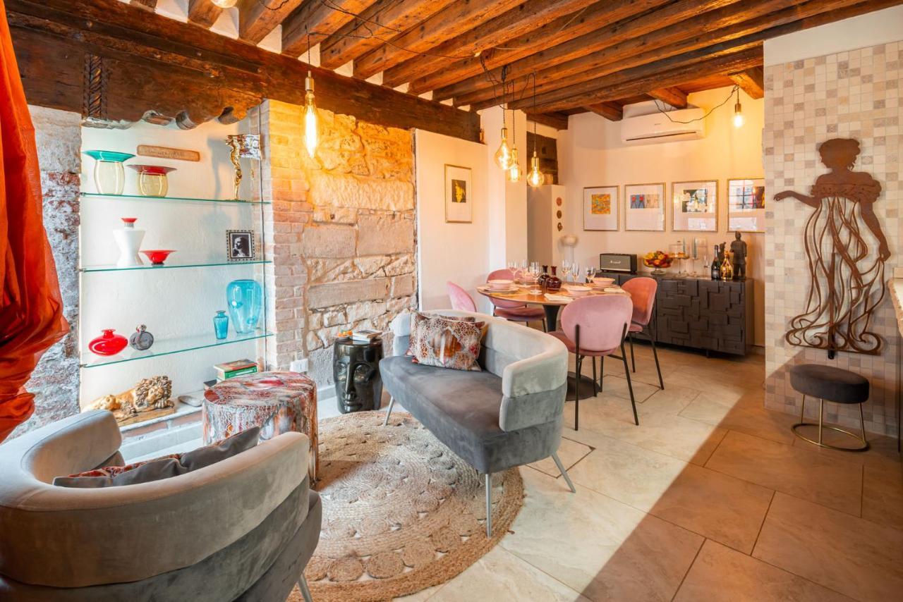Casa Manina Sul Ponte - Your Private Canal View Velence Kültér fotó